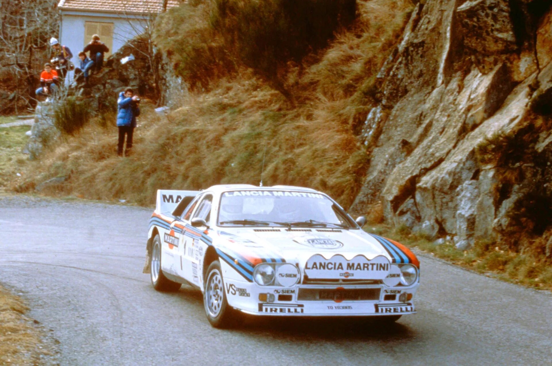 Дорога группы б. Lancia Rally 037. Lancia 037 ралли. Lancia 037 Group b.