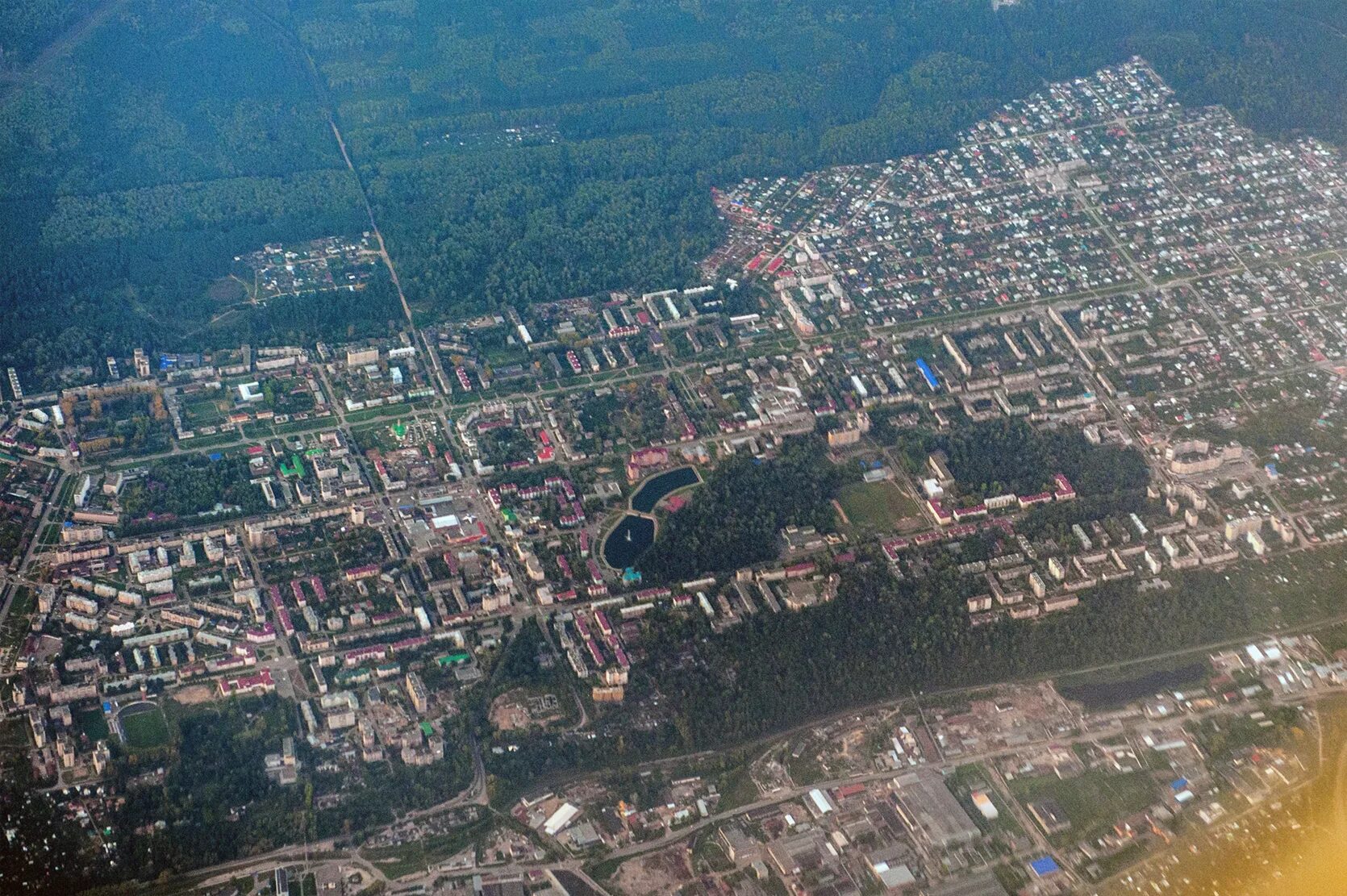 Городское поселение город зеленодольск. Зеленодольск татарстан республика. Население города зеленодольск. Зеленодольск центр города. Городское озеро зеленодольск.