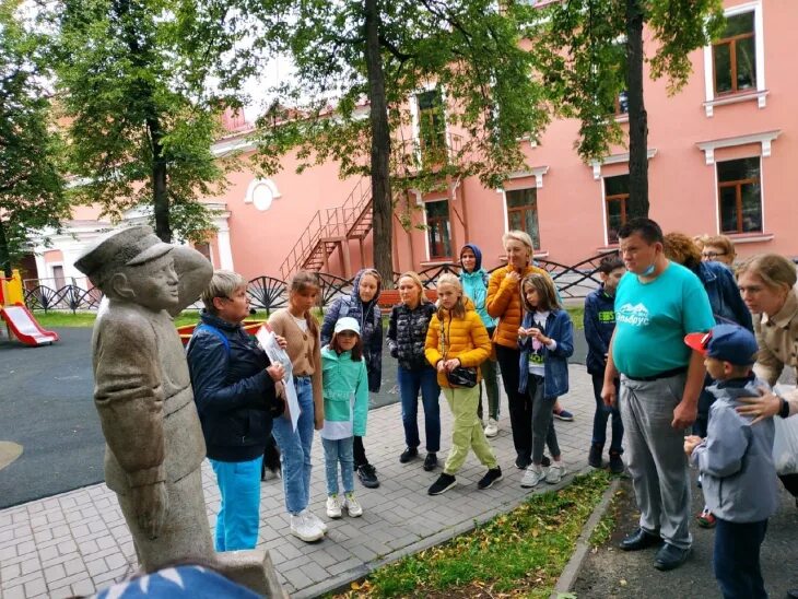 Место экскурсии. Экскурсия по Перми. Туристы в Перми. Организованные прогулки по Перми.