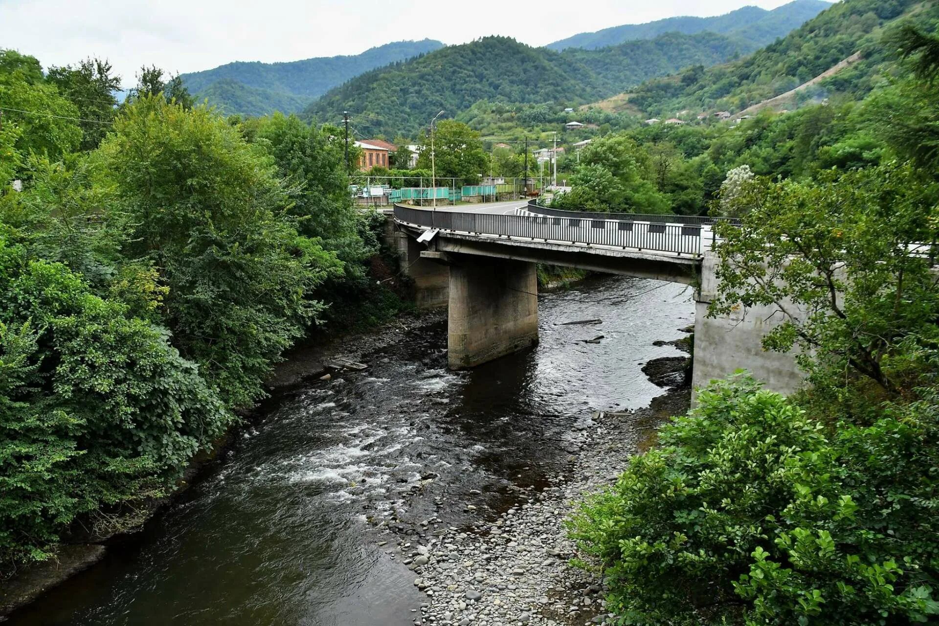 Багдади Грузия. Кутаиси село Багдати. Грузия село Багдади дом Маяковского. Грузинское село Багдати. Село багдади