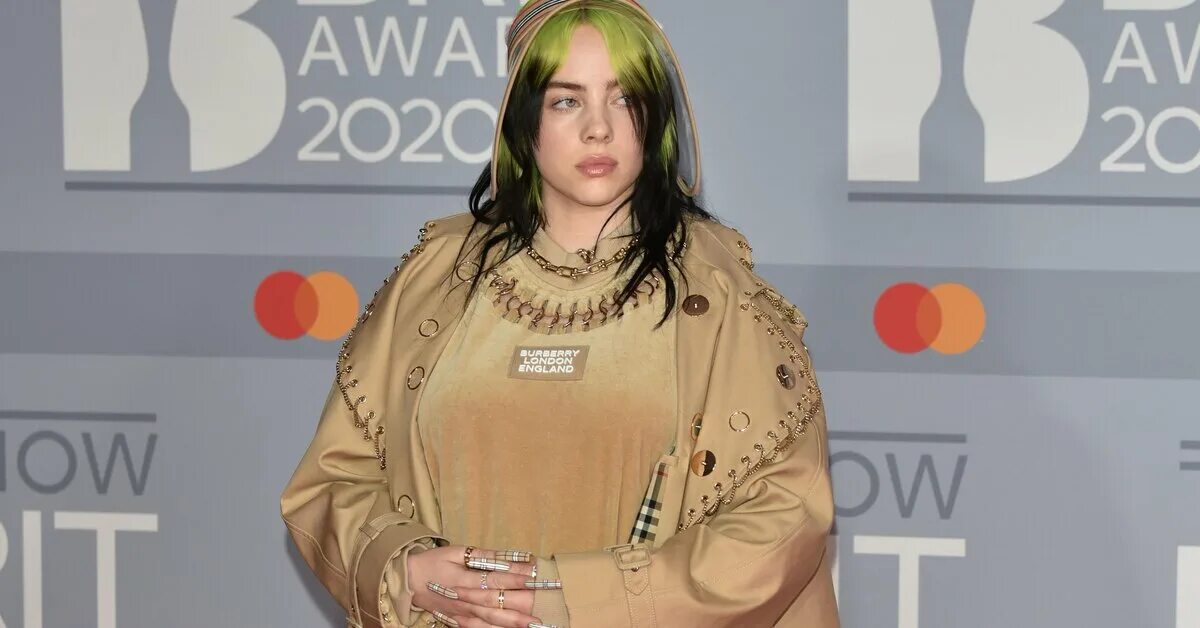 Билли айлиш сейчас 2021. Billie eilish coachella 2022. Билли айлиш папарацци 2020. Билли айлиш в полный рост. Вес билли.