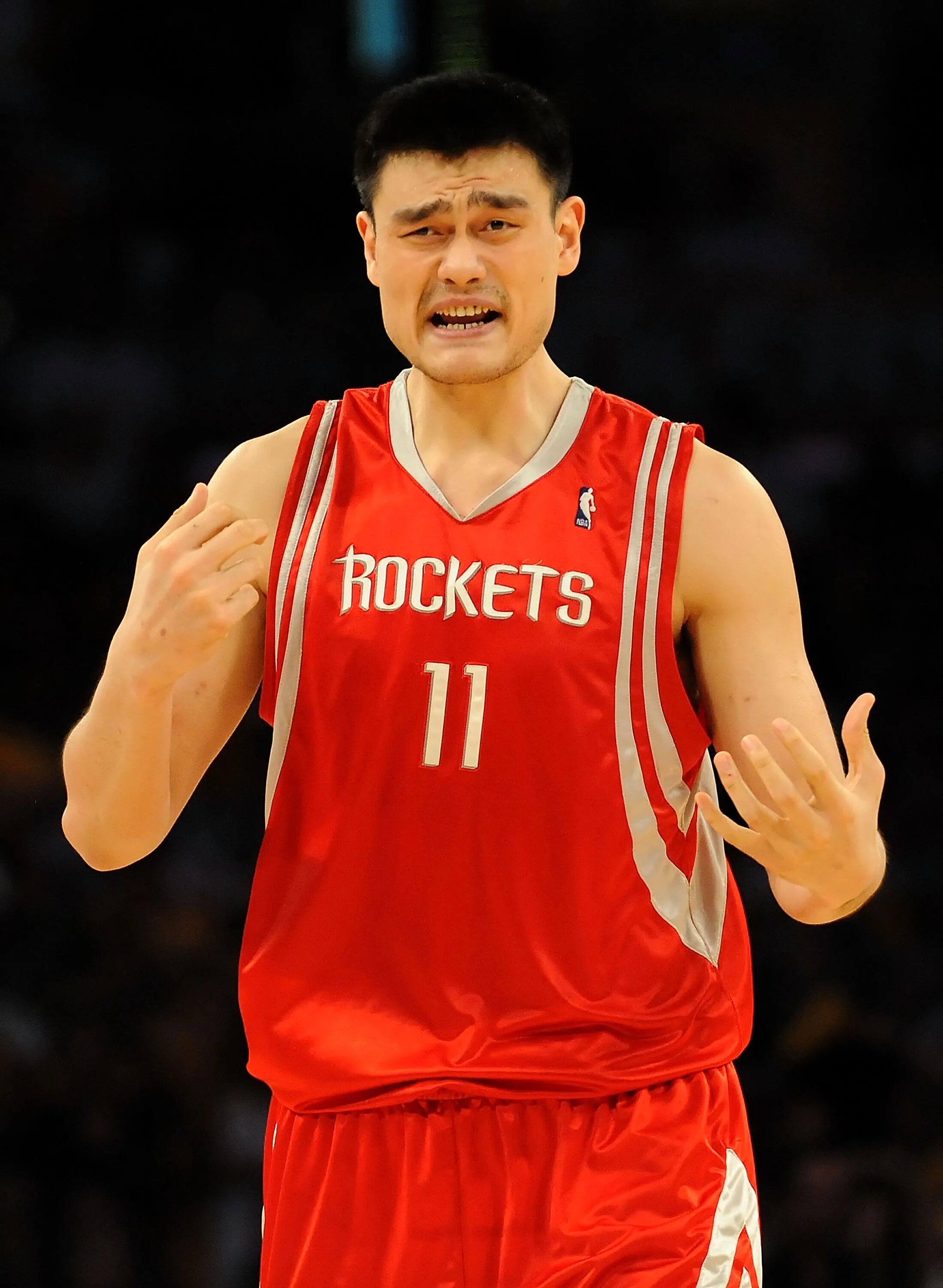 Yao ming. Яо минг баскетболист. Китайский баскетболист Яо. Яо мин рост. Китайский баскетболист Яо мин рост.