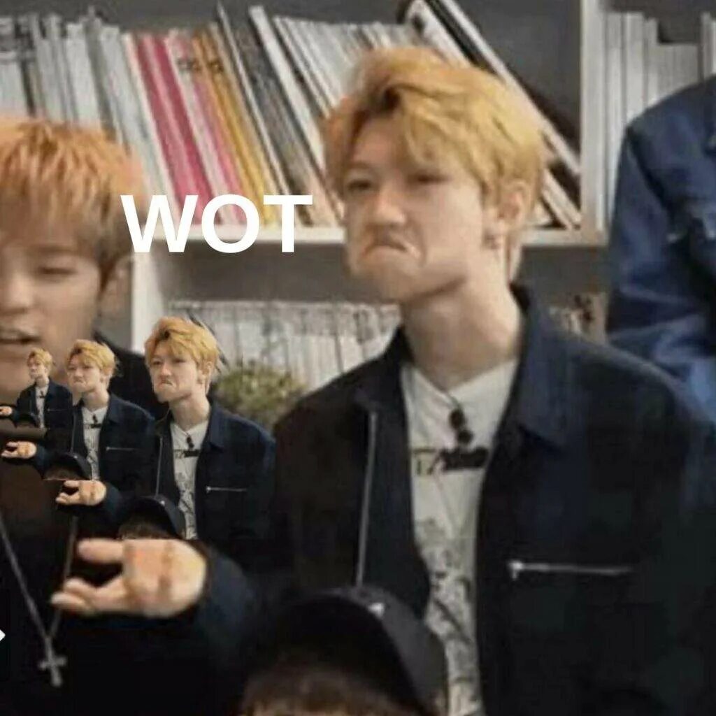 читать удиви меня малыш stray kids. феликс и хёнджин 18. общежитие stray kids 2020. Stray kids мемы с надписями. фан арты stray kids феликс.