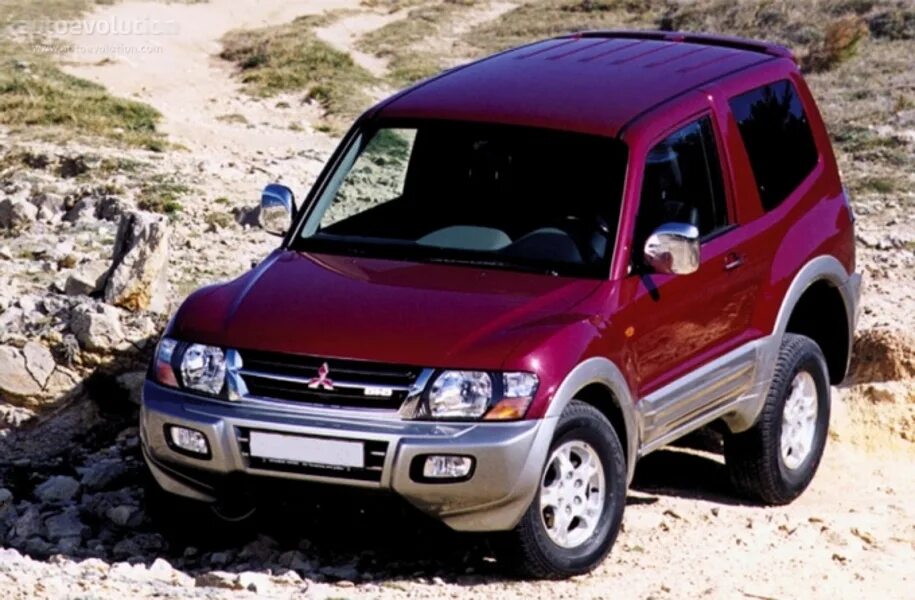 Mitsubishi pajero 3 поколение