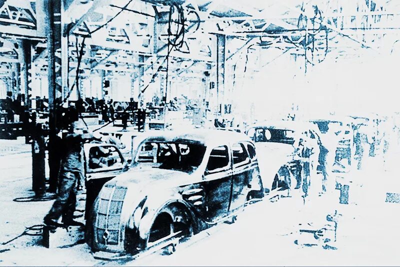 Первая компания автомобилей. Toyota Motor co 1937 завод. Заводы Японии 20 века. Автомобильные заводы Японии после 2 мировой войны. Toyota Motor Corporation завод.