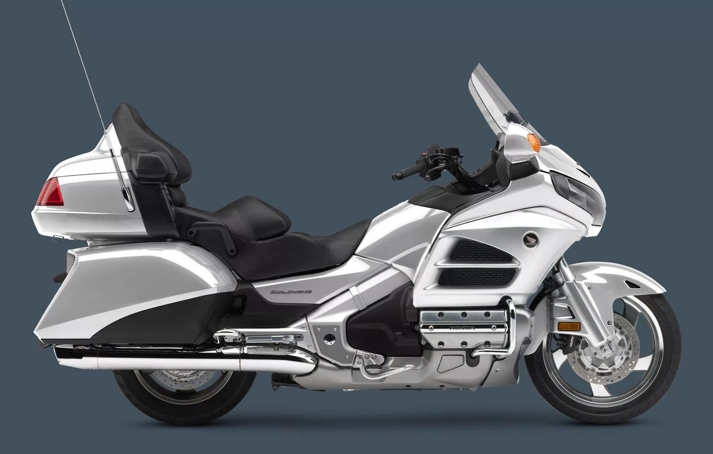 Мотоцикл honda wing. Honda Gold Wing 1800. Honda gl1800 Gold Wing. Holda Gold VIN 1800. Хонда Голд Винг 2013.