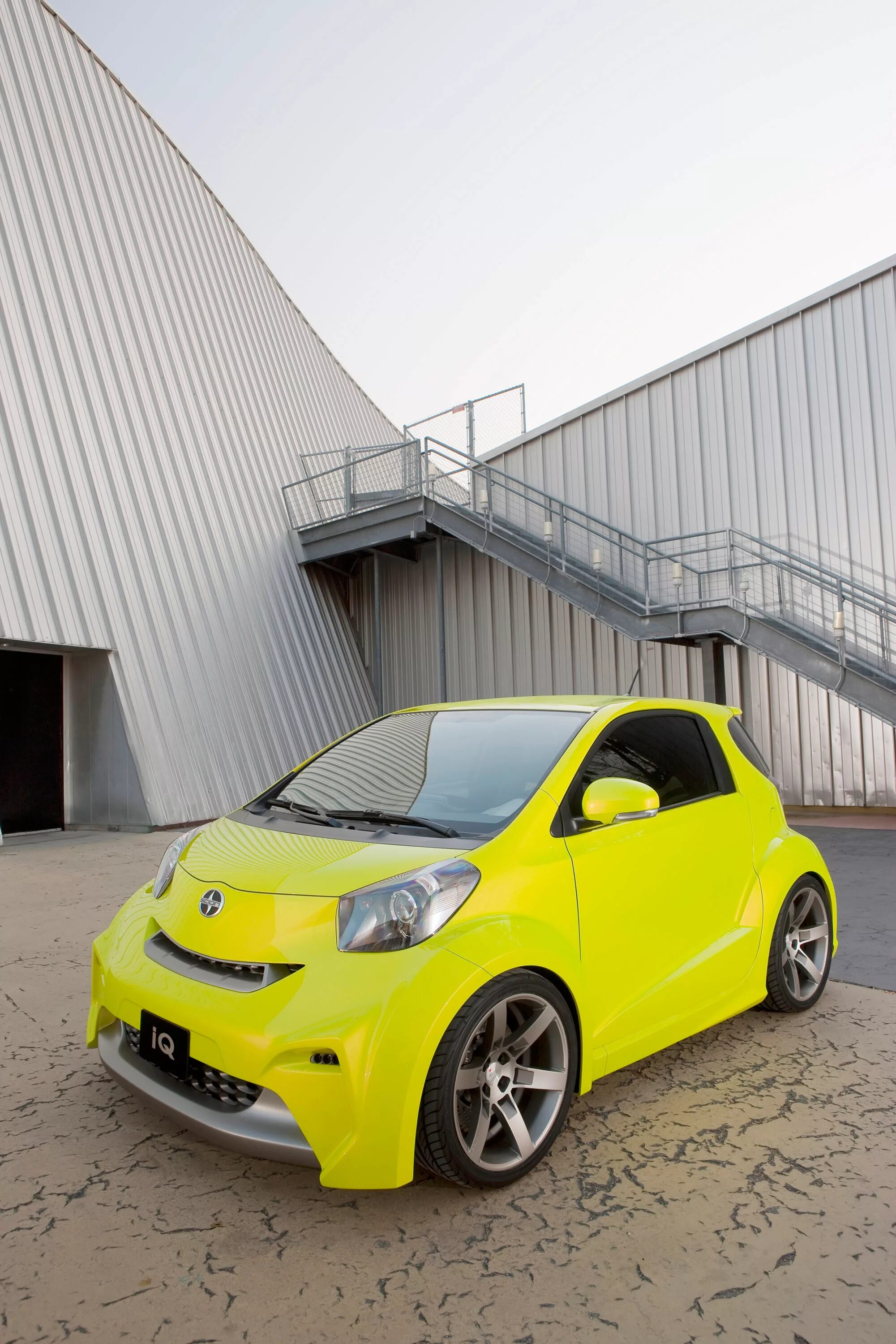 Самый компакт. Toyota_IQ_2001_2007. Сцион IQ. Скион машина. Малолитражки Scion.