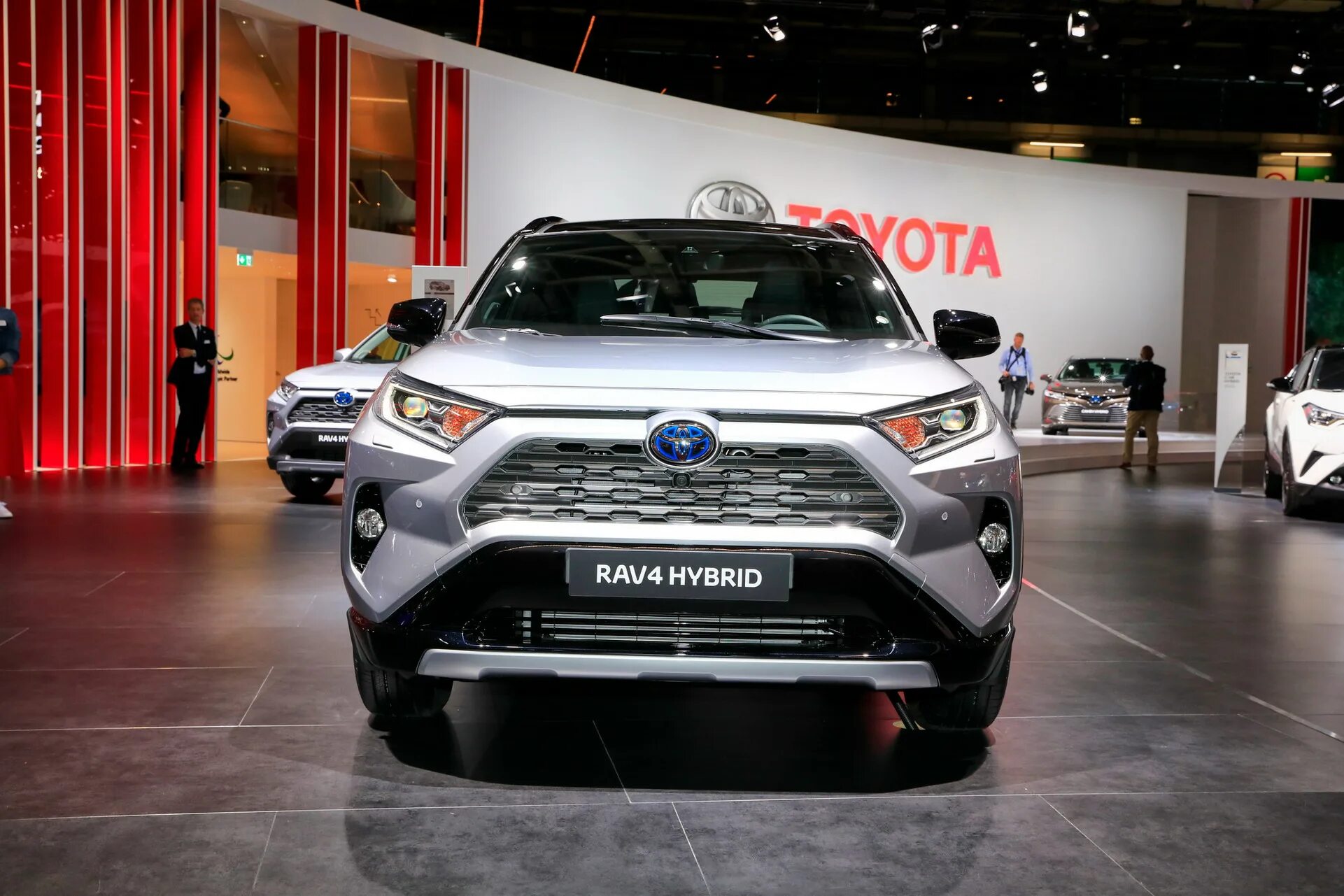 Тойота рав гибрид купить. Toyota rav4 новый. Тойота рав 4 новая. Тойота рав 4 новый гибрид. Тойота рав 4 пятого поколения.