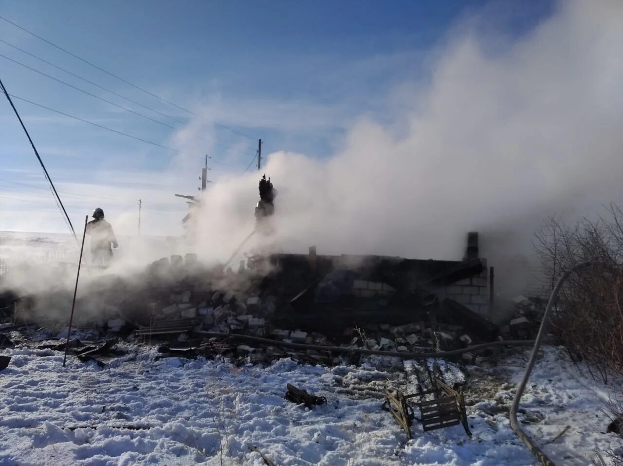 Пожары 2017 год. Пожары 2017 года. МЧС Домбаровский. Пожар в селе Екатеринославка Амурская область 2023 год. Домбаровский район.