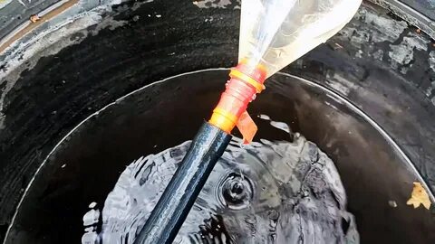 Как вылить воду из бочки без насоса