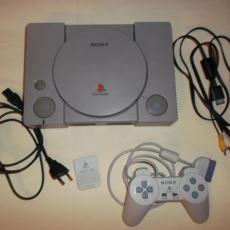 Playstation 1 диски. Ps1 fat 7502c. Диски на сони плейстейшен 1. Sony PLAYSTATION 1 Disc. Плейстейшен 1 фат.