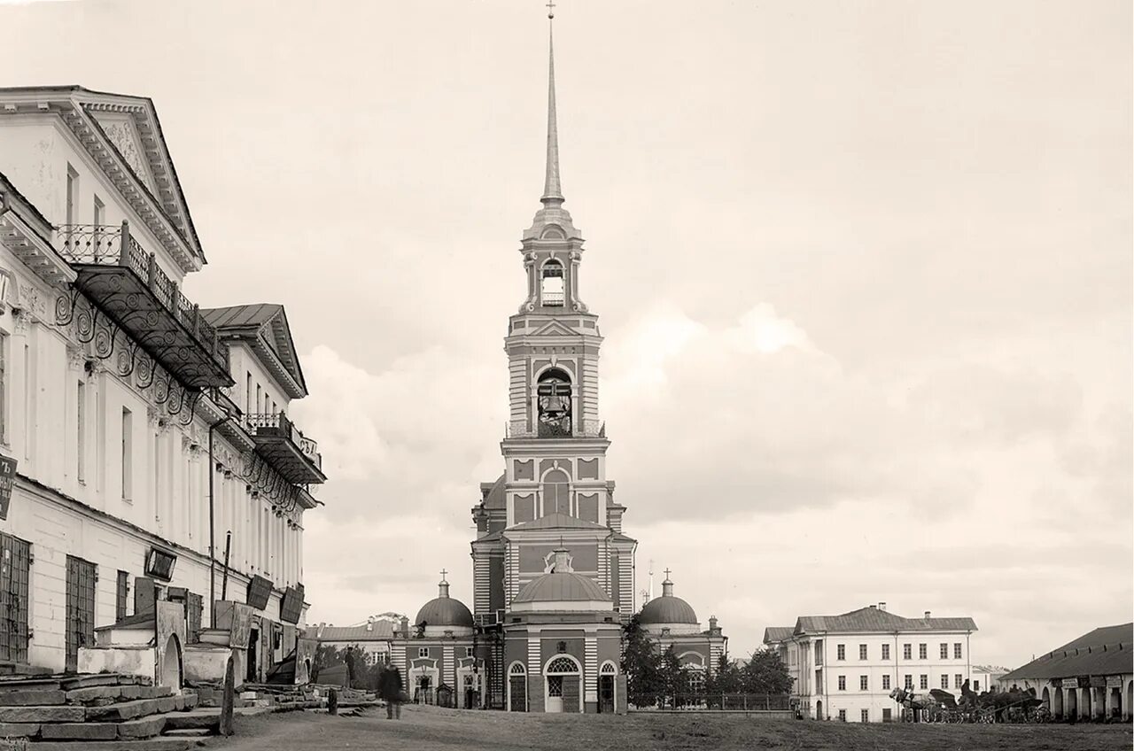 Антикварный екатеринбург. Храм на площади 1905 года Екатеринбург. Екатеринбург площадь 1905 года площадь кафедрального собора.