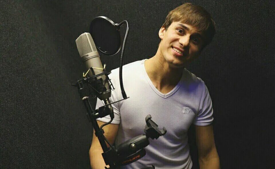 ришат тухватуллин логотип. концерт в буинске ришата тухватуллина. ришат тухватуллин баянист. молодежь на концерте. ришат тухватуллин концерт 2024.