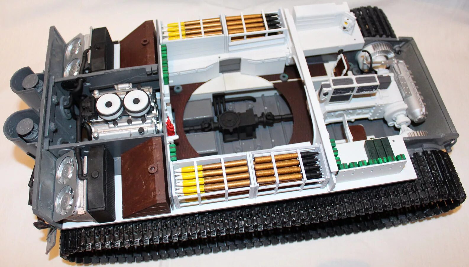 Внутри танка тигр 1. Внутрянка танка тигр. Внутри танка тигр. Внутренности танка тигр 2. Внутри башни танка тигр 1.