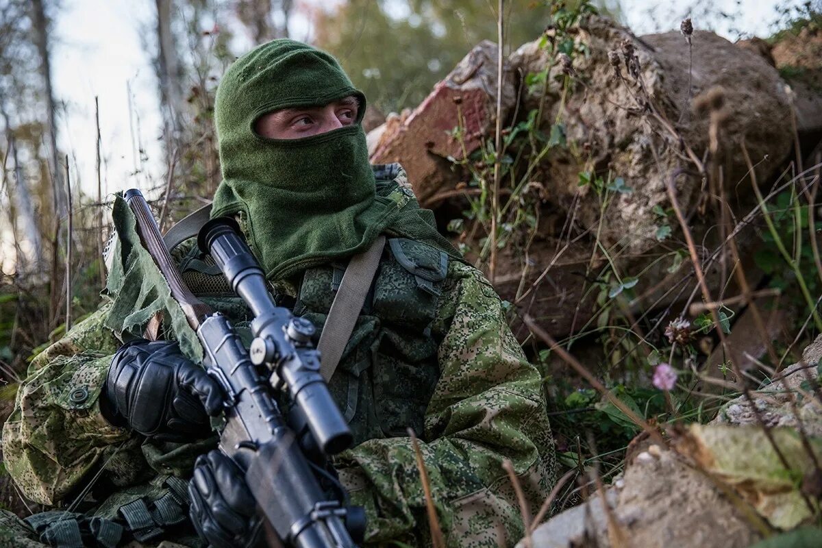 Картинка воин сво. Снайпер спецназа РФ. СПН гру снайпер экипировка. Военный снайпер. Солдаты России.