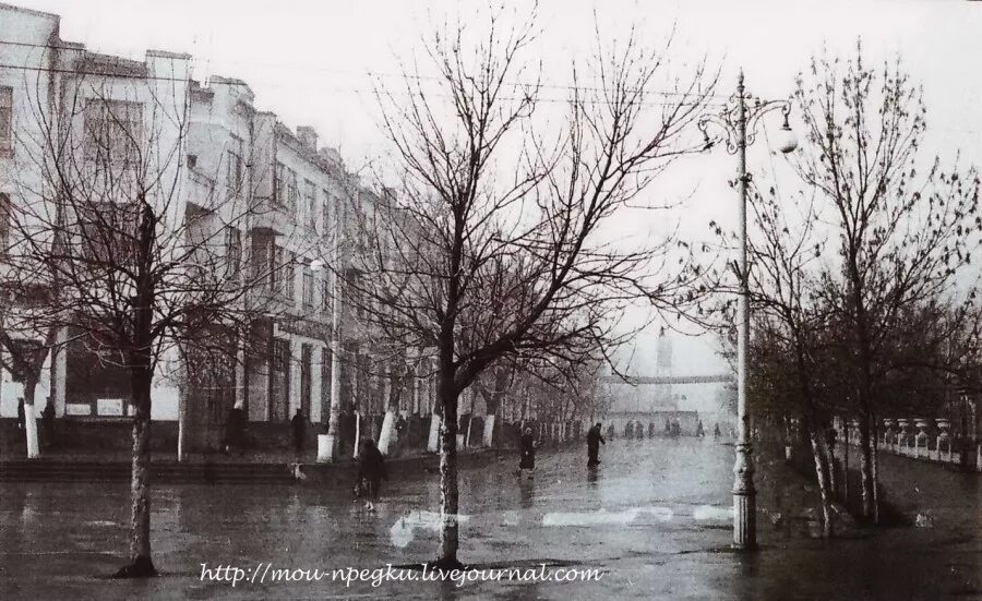 центральный колхозный рынок пермь архивные фото. ушедшие в 1956 году. иннокентий смоктуновский — лейтенант фарбер. ушедшие в 1956 году. советский рабочий.