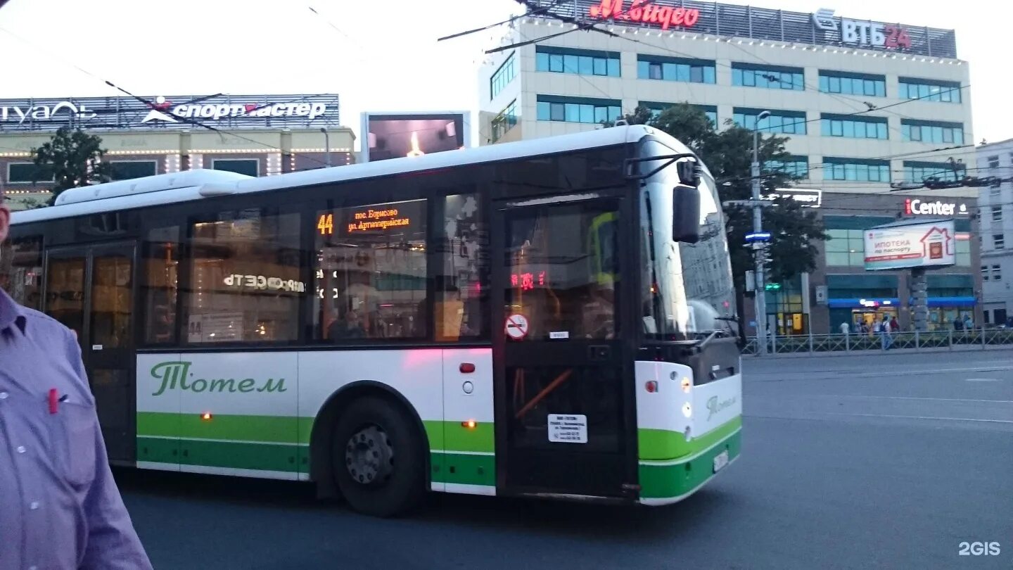 Маршрут 30 автобуса калининград. Автобусы Калининград. Калининградский автобус. Автобус 44. Маршрутки Калининград.