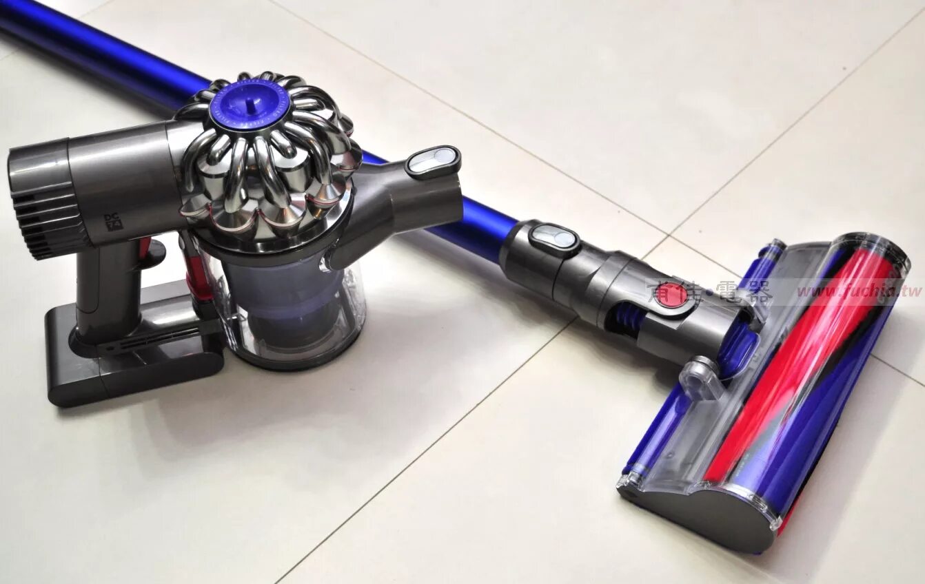 Пылесос Dyson dc62. Дайсон 62. Dyson пылесос dc62 2017. Дайсон DC 74. Купить дайсон ростов