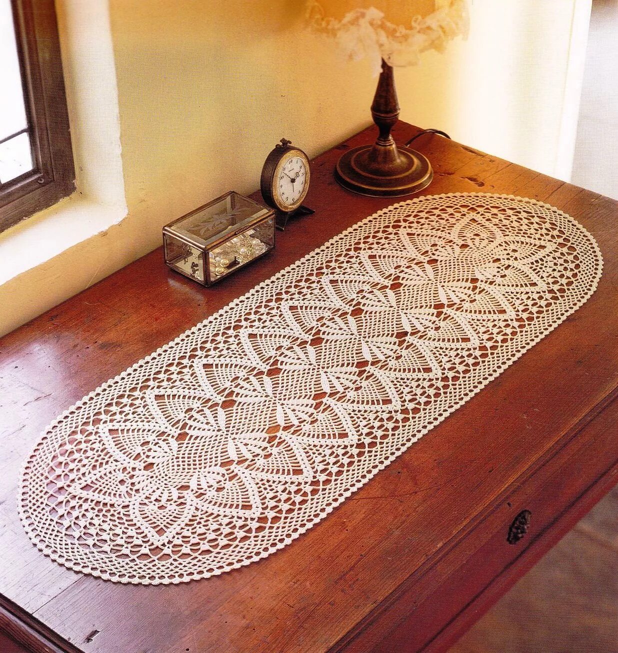 Овальная салфетка 70х40. Crochet Lace овальная салфетка. Овальная салфеткикрючко. Овальная скатерть крючком. Овальная салфетка связанная крючком