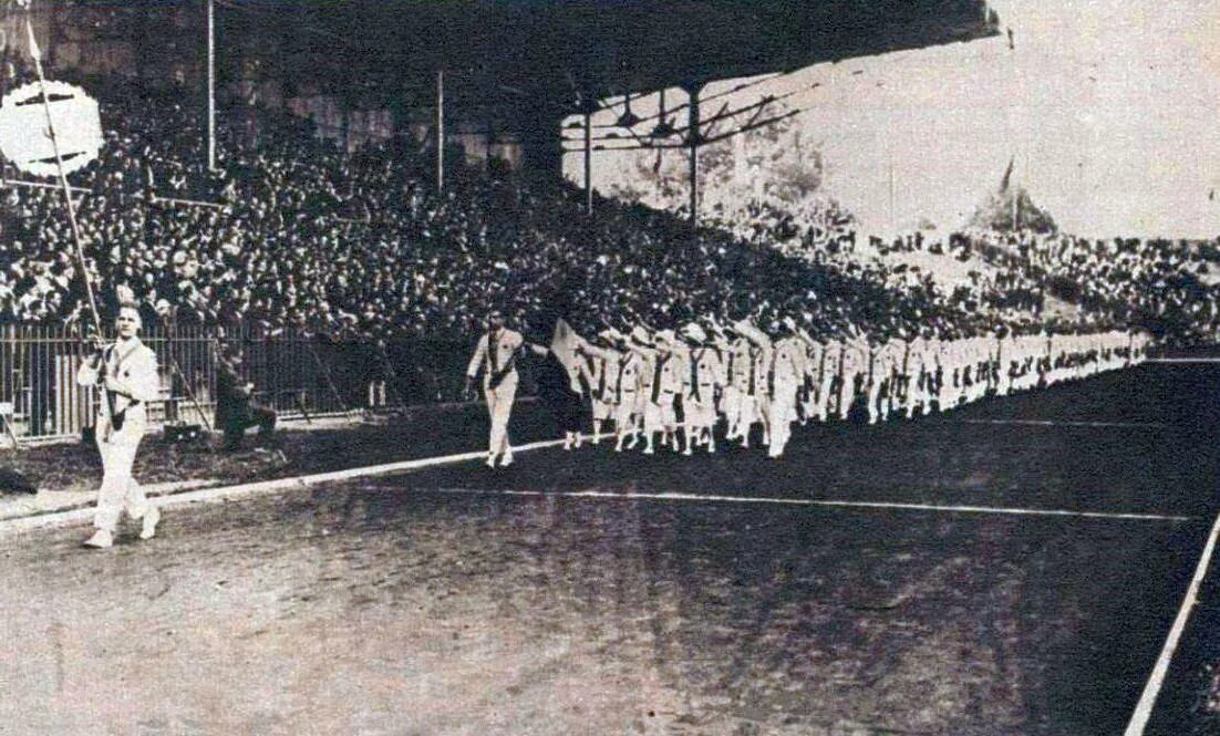 Батыргазиев олимпийский чемпион. Олимпийские игры 1924 года в париже. Олимпийские игры 1924 года в париже. Бой на олимпиаде в париже. Бой на олимпиаде в париже.