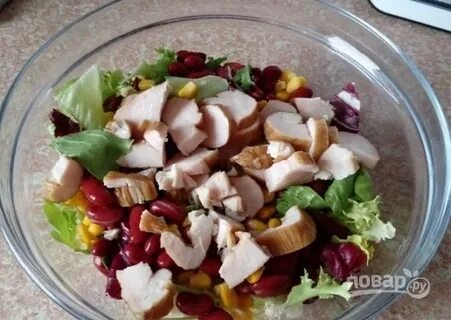 Салат с красной фасолью и грудкой