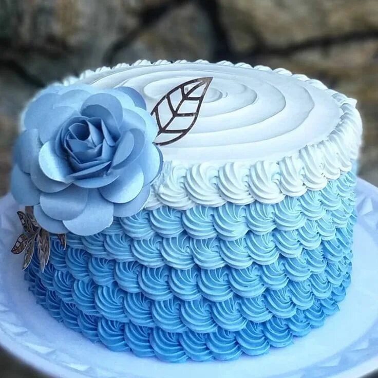 Cake decorating. Украшение торта. Торт кремовый. Кремовое украшение торта. Украшение из белкового крема.