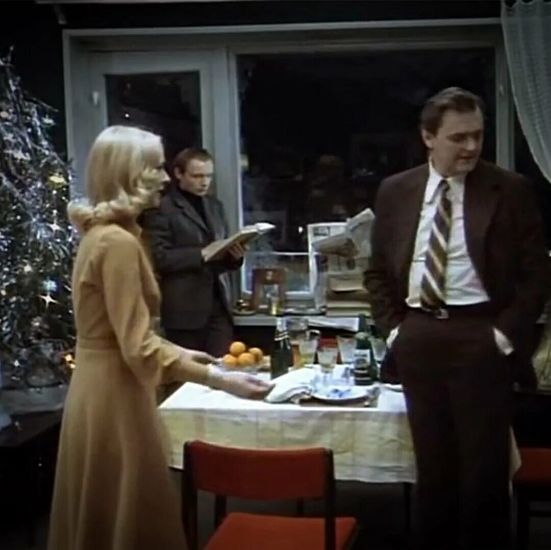 Ошибка в с легким паром. С легким паром фильм 1975. ирония судьбы 1975. ирония судьбы или с легким фильм 1975. новогодние фильмы ирония судьбы или с легким паром.