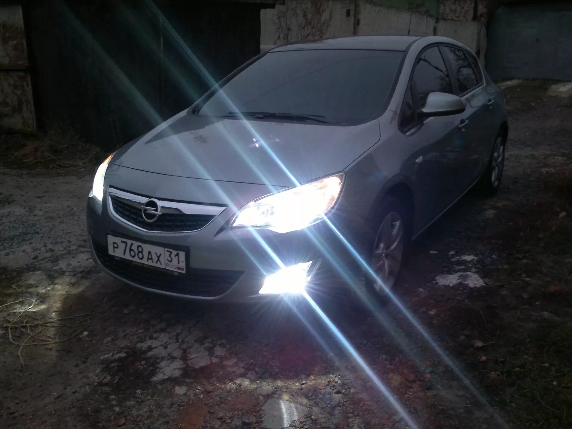 Opel Astra j ксенон в ПТФ.