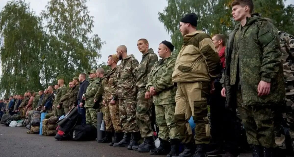 Бийский военкомат. Возвращение мобилизованных. Украинский конфликт. Армейский поезд. Новости мобилизованных отправят домой.