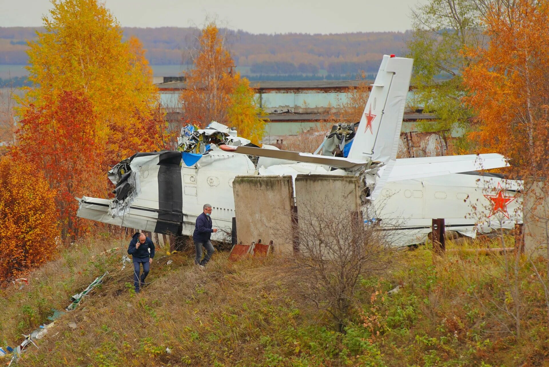 Самолет потерпел катастрофу. Катастрофа l-410 в Татарстане. Л-410 Мензелинск. Л-410 самолет.