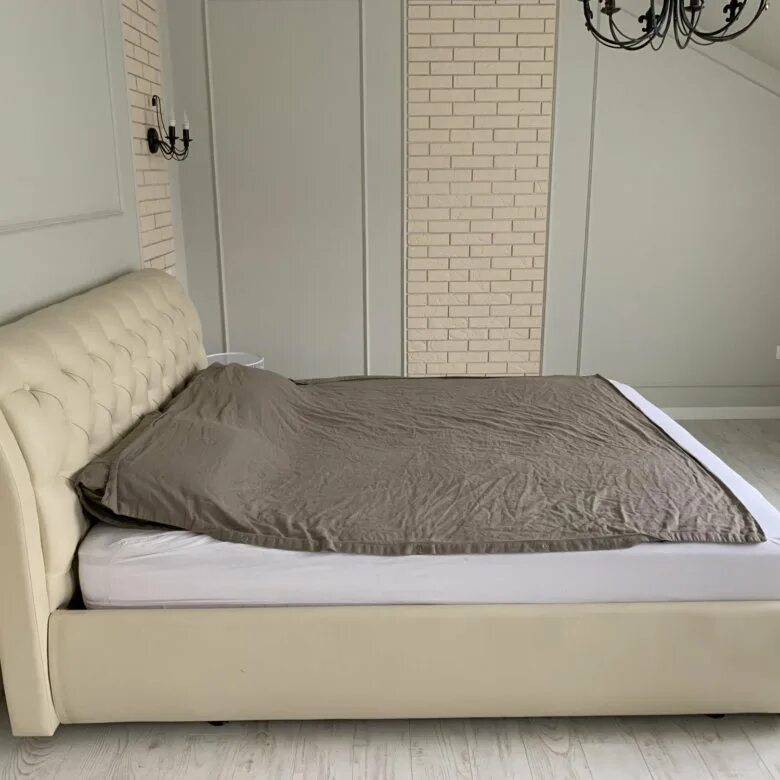 Кровать Alice, цвет "Lincoln 100 экокожа" 1,6 ТЦ "Большой мебельный базар"