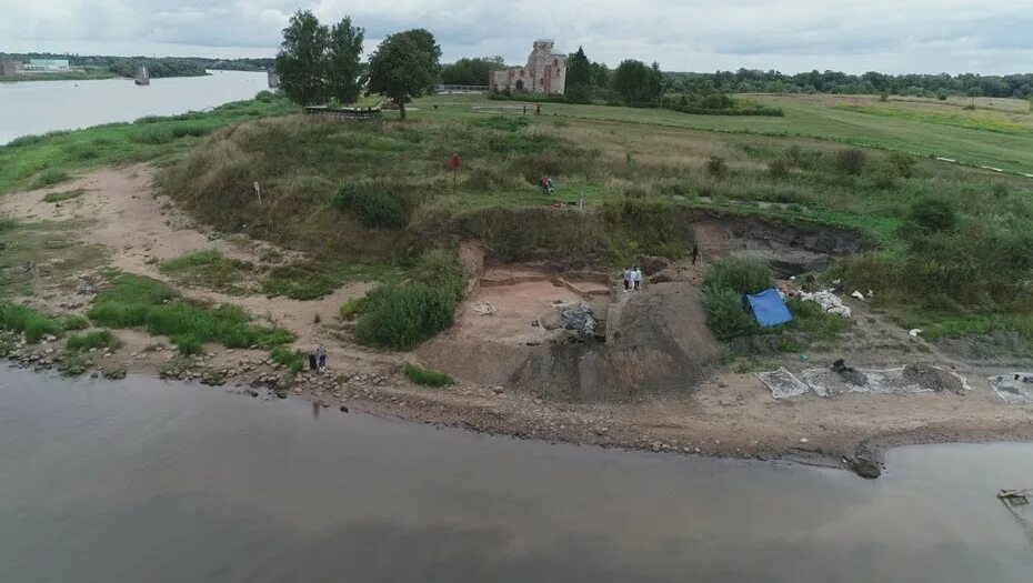 Археология рюриково городище. Рюриково городище в новгороде раскопки. Церковь благовещения на рюриковом городище. Дмитров раскопки. Рюриково городище в великом новгороде раскопки.