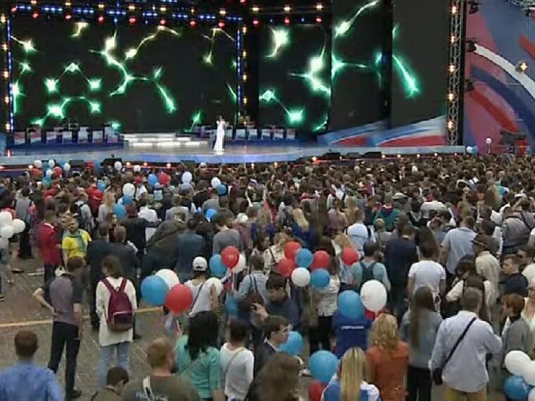 Праздничный концерт на красной площади. Концерты в Москве сегодня вечером красная площадь. Праздничный концерт на красной площади фотографии. Концерт в честь выборов.