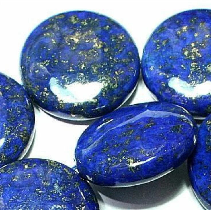 Sodalite blue мрамор. Ляпис-лазурь камень. Камень синий с цветами. Голубой непрозрачный камень. Камень синий с цветами.