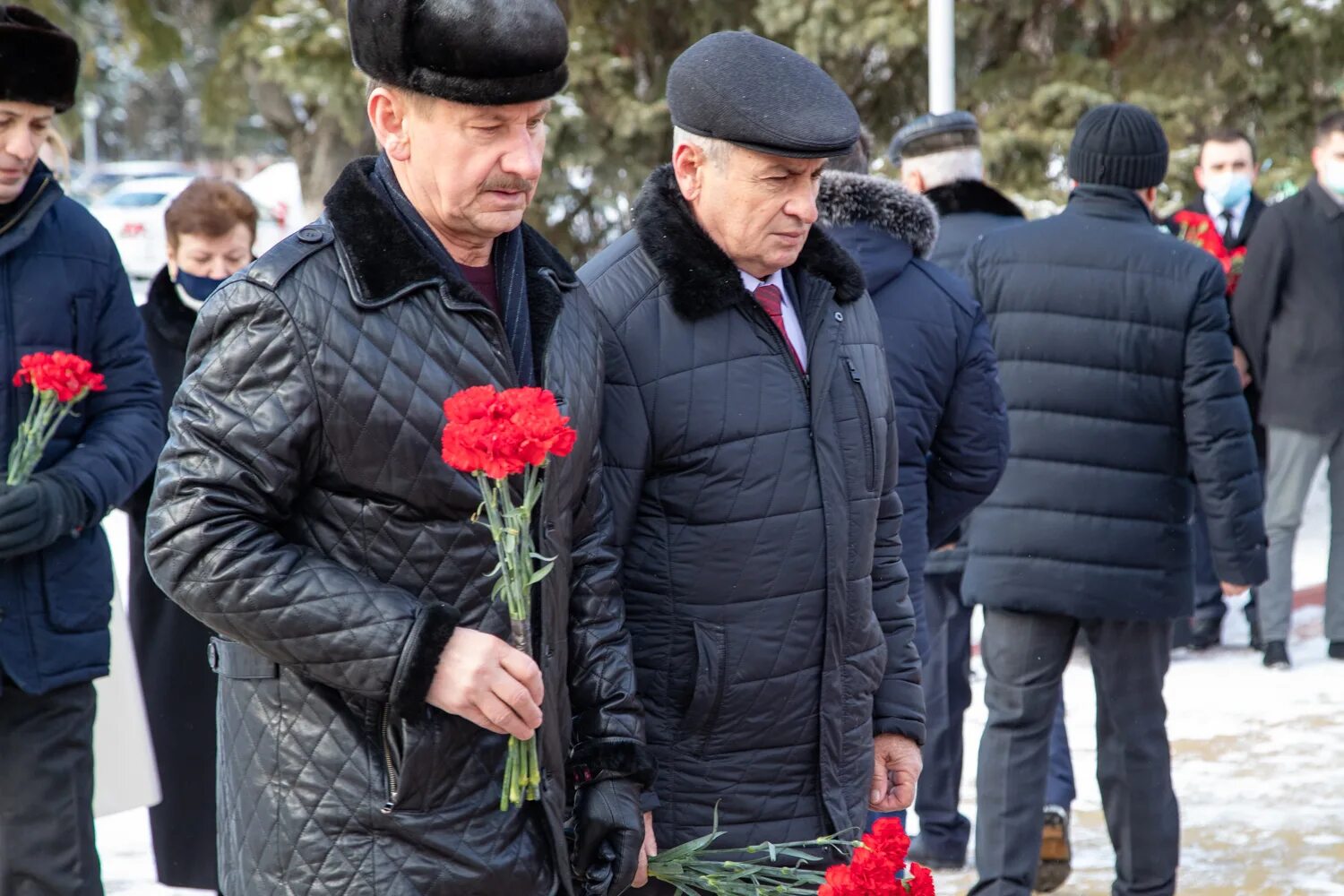 Были видны новости. Политический кризис в Карачаево-Черкесии. Алиев деятель искусств Карачаево-Черкесии.