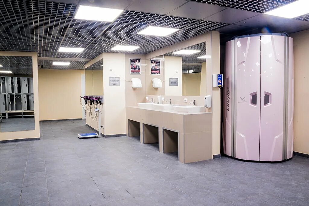 бассейн фитнес хаус маршала блюхера. бассейн на фучика фитнес хаус. фитнес хаус тренажеры.