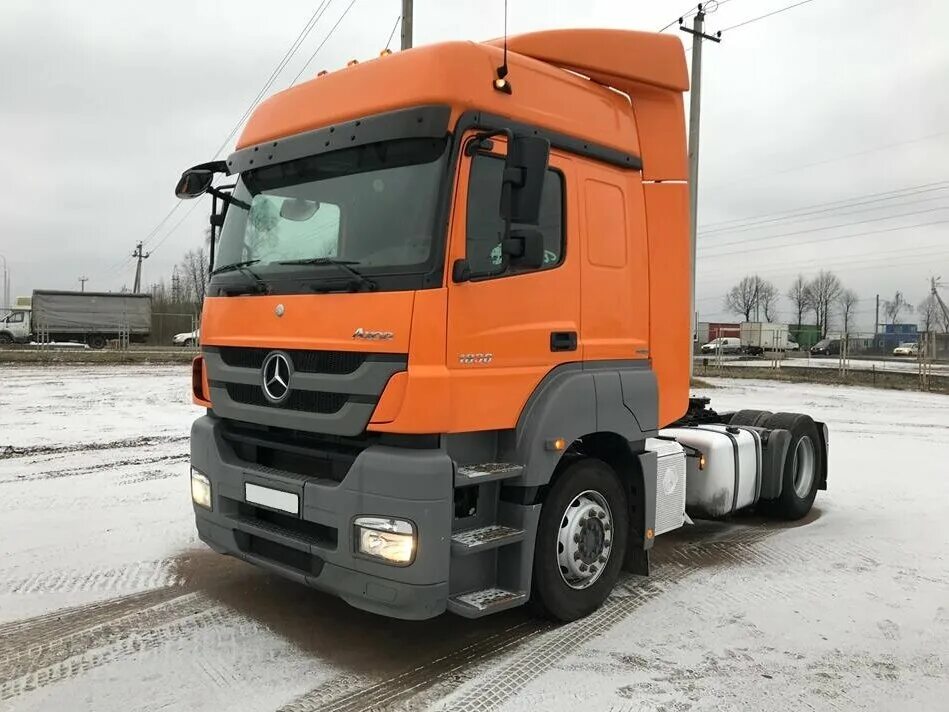 Мерседес Бенц Аксор 1836. Mercedes-Benz Axor, 2013. Мерседес тягач 6 года Аксор. Мерседес Аксор оранжевый. Мерседес аксор купить бу