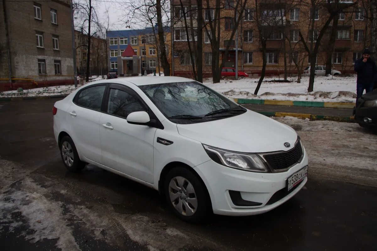 Автомобили с пробегом киа рио. Киа Рио 2013 белая. Kia Rio 2013 белая. Kia Rio 2013. Киа Рио 2013 года.