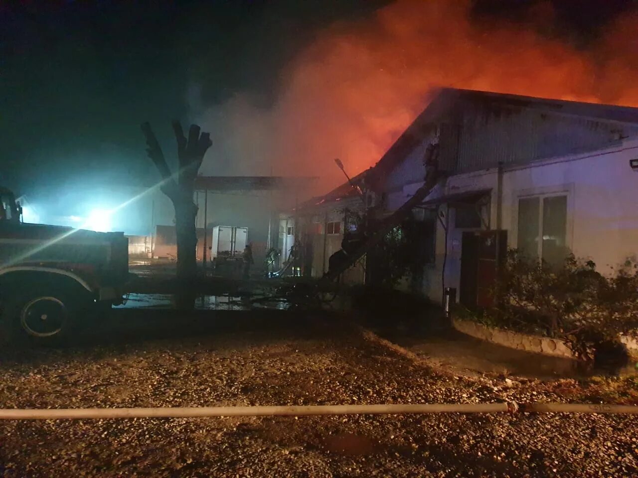 Чп армавир сегодня. Пожар в армавире вчера. пожар в армавире на рынке. пожар на армавирской 5. пожар на центральном рынке армавира.