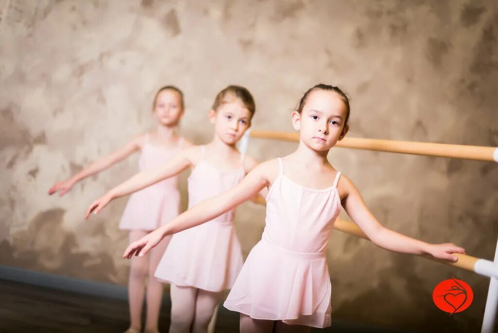 Студия «сердце балета» молодежная. Балет московское долголетие. Сердце балета москва. Сердце балета. Учитель по балету.