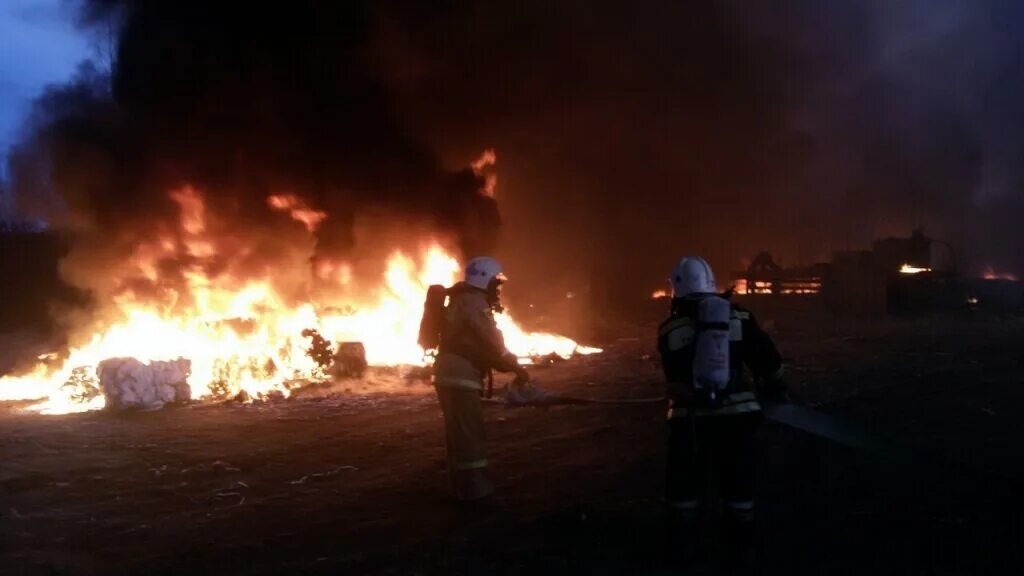 Сгорела аппаратура. Пожар в Кинешме 2 фабрика. Пожар в Иваново сегодня ночью. Пожар в Комсомольском районе Ивановской области. Пожар в Иваново вчера вечером.