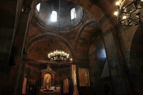 Армянская церковь внутри
