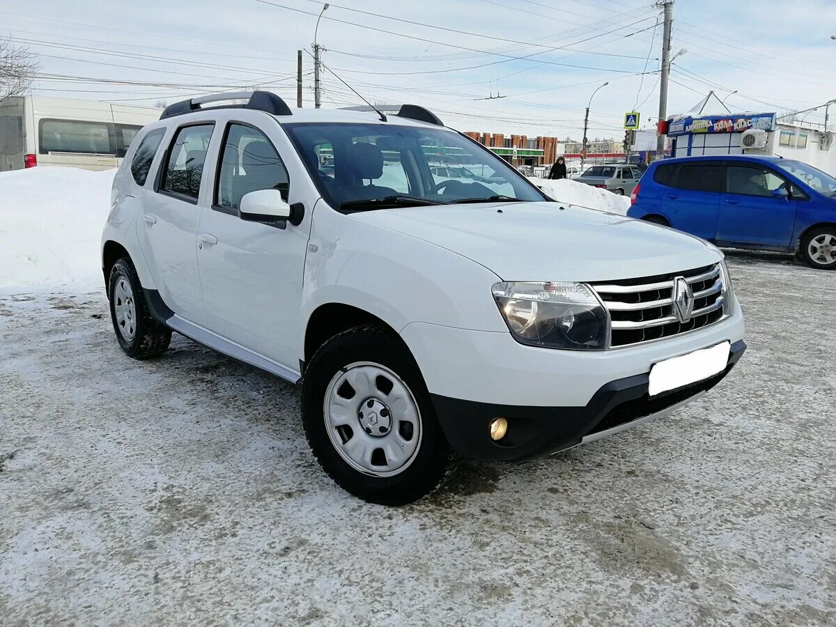 Купить дастер ростовская. Рено Дастер белый 2013. Renault Duster 2013. Рено Дастер 2015 белый. Рено Дастер белый 2015г.