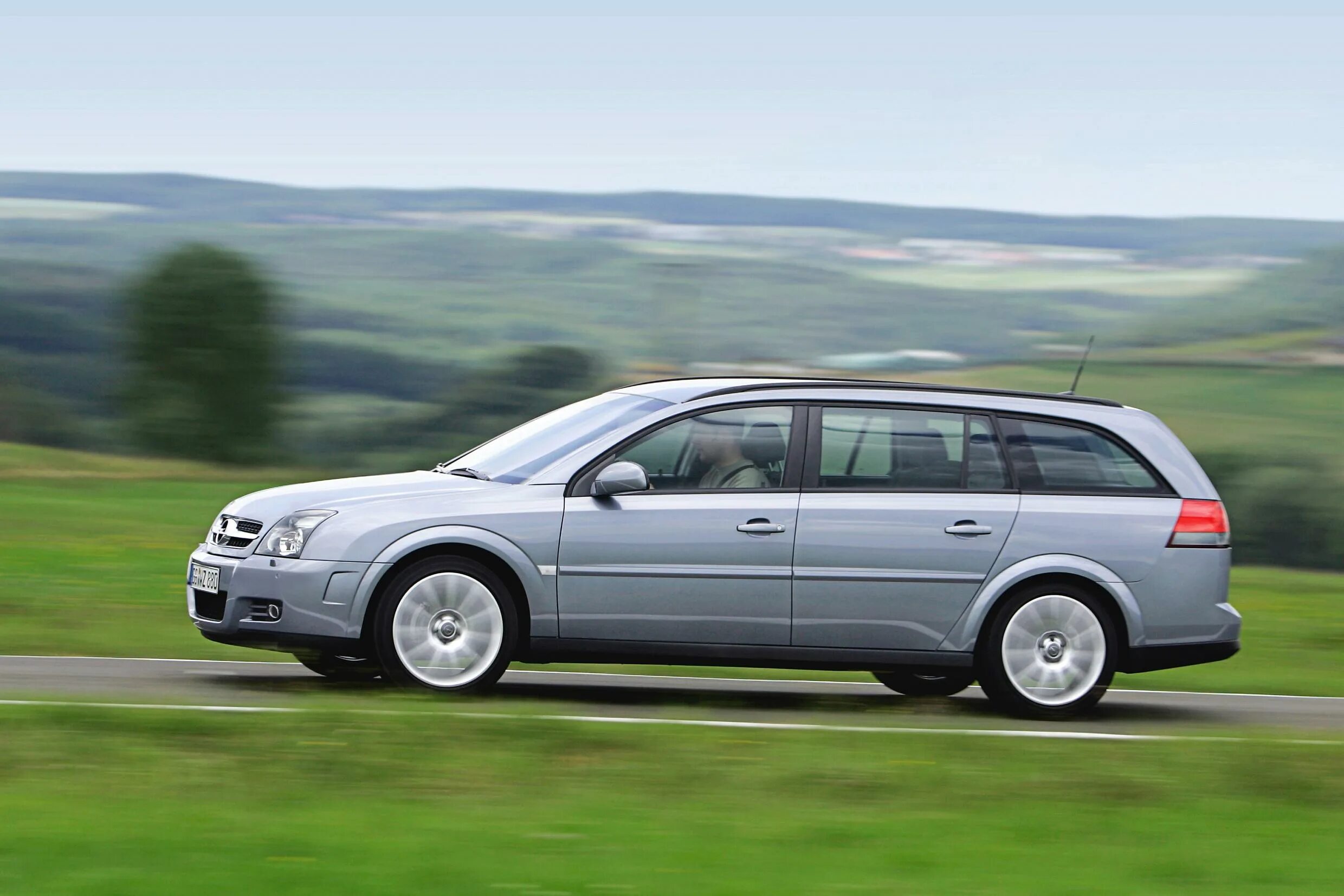 Электрический opel. Opel Vectra c 2003 универсал. Opel Vectra универсал 2005. Опель Вектра 2004 универсал. Опель Вектра с 2005 универсал.