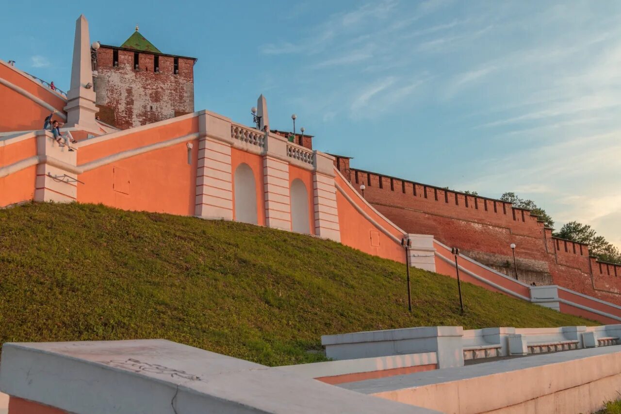 Нижегородский Кремль Чкаловская лестница. Чкаловская лестница Чкалов памятник. Чкаловская лестница Нижний Новгород. Нижний Новгород Кремль лестница Чкалова. Фото на чкаловской