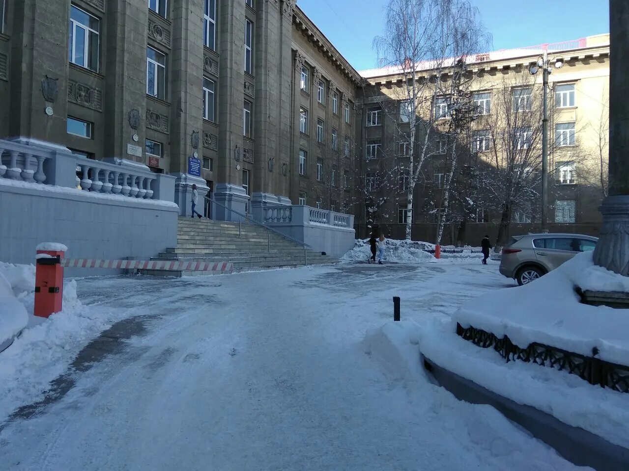 Гуманитарный институт магнитогорск. Магнитогорский горный институт. Гуманитарный институт магнитогорск. Ленина 26 магнитогорск колледж. Заброшенный институт магнитогорск.