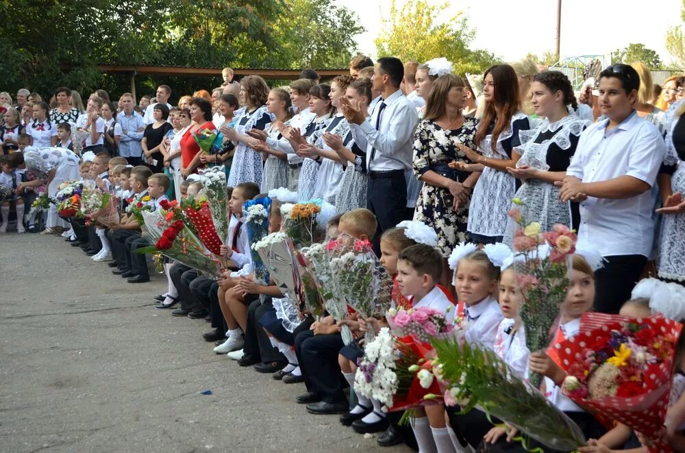 Раздольненская школа лицей номер 1. Раздольненская школа гимназия 2. Школа первое сентября Раздольненская школа. Школа Раздольное. Элжур раздольненская школа