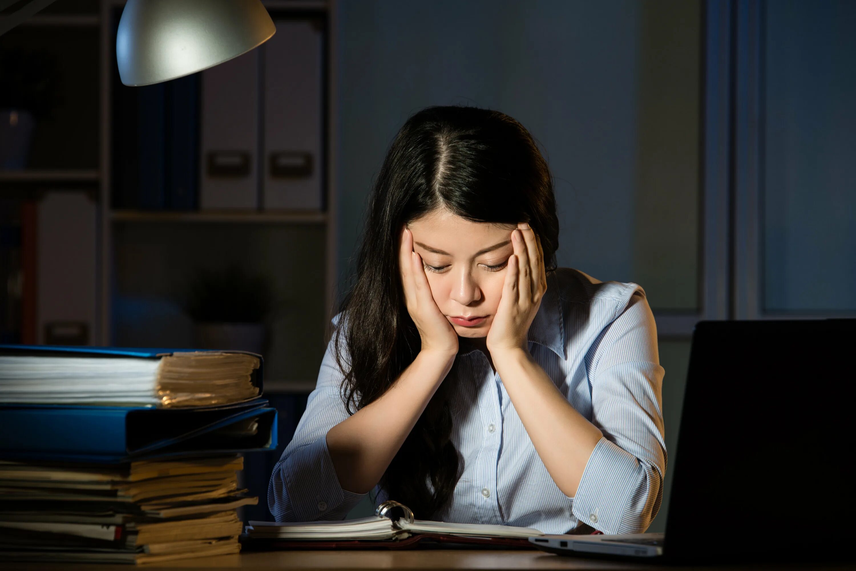 He works at night. Work Overtime. Отложенные работы. Забывчивость женщины картинки. The Business of women.