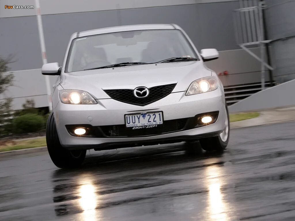 Mazda 2 2006. Мазда 3 дизель. Мазда 3 хэтчбек спереди. Mazda 2 BK.