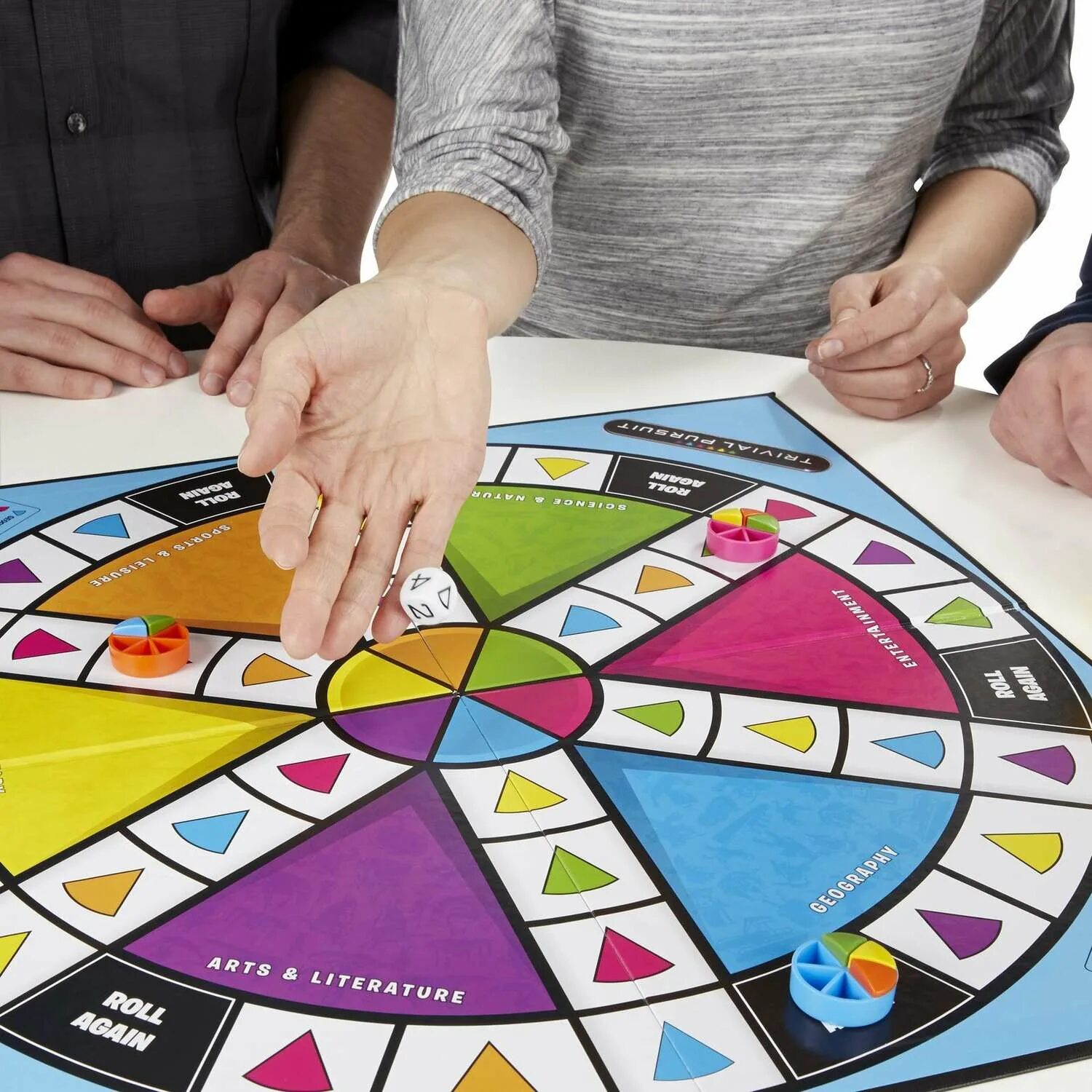 Trivial игра. Тривиал персьют игра. trivial pursuit настольная. hasbro trivial pursuit. trivial pursuit семейное издание.